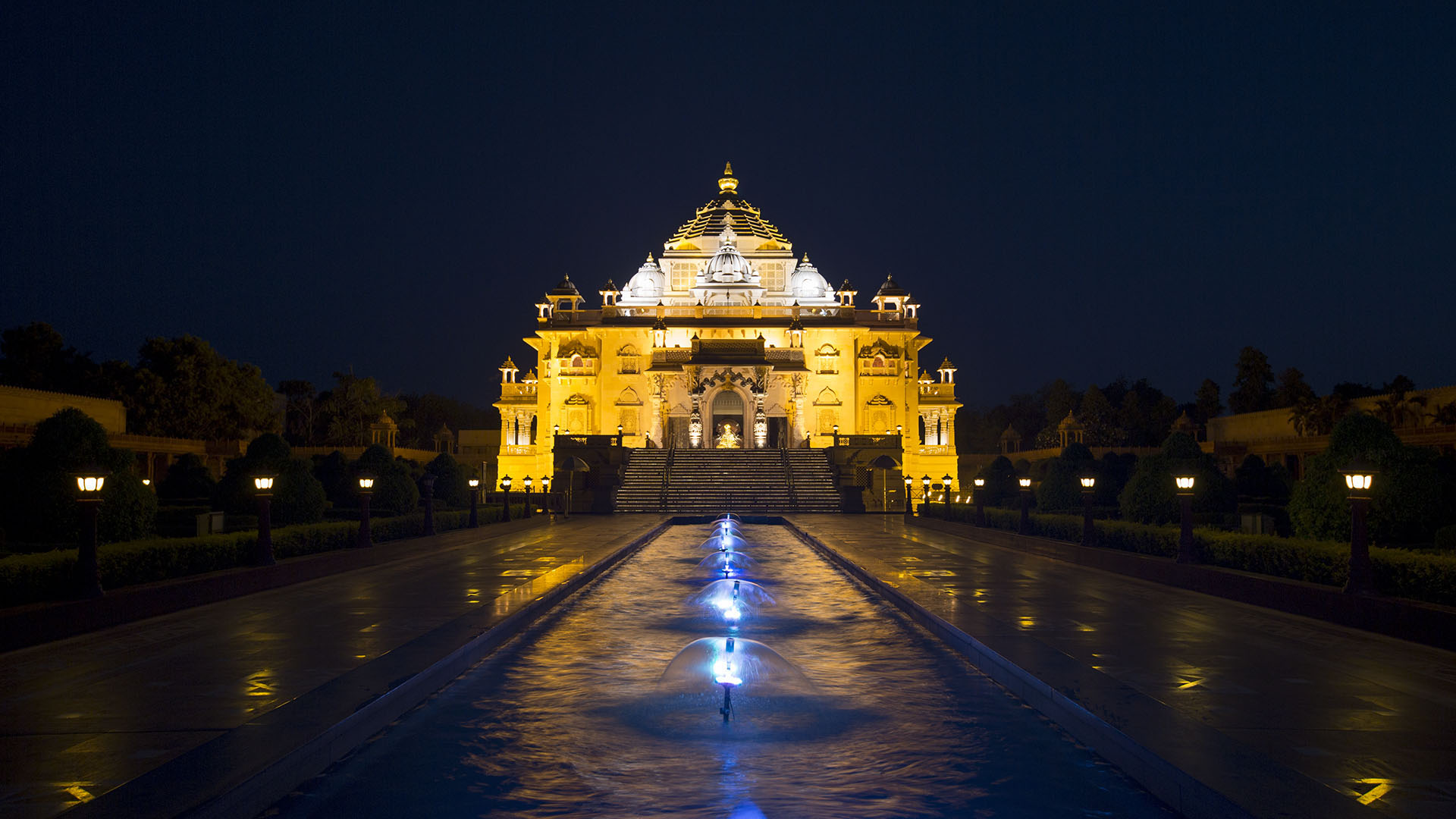 Hotel near akshar dham